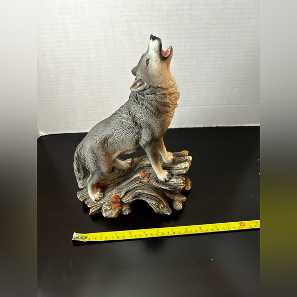 Large Cries Of The Night Howling Alpha Gray Wolf Statue 12"H Spirit Wolves Decor - Picture 10 of 11